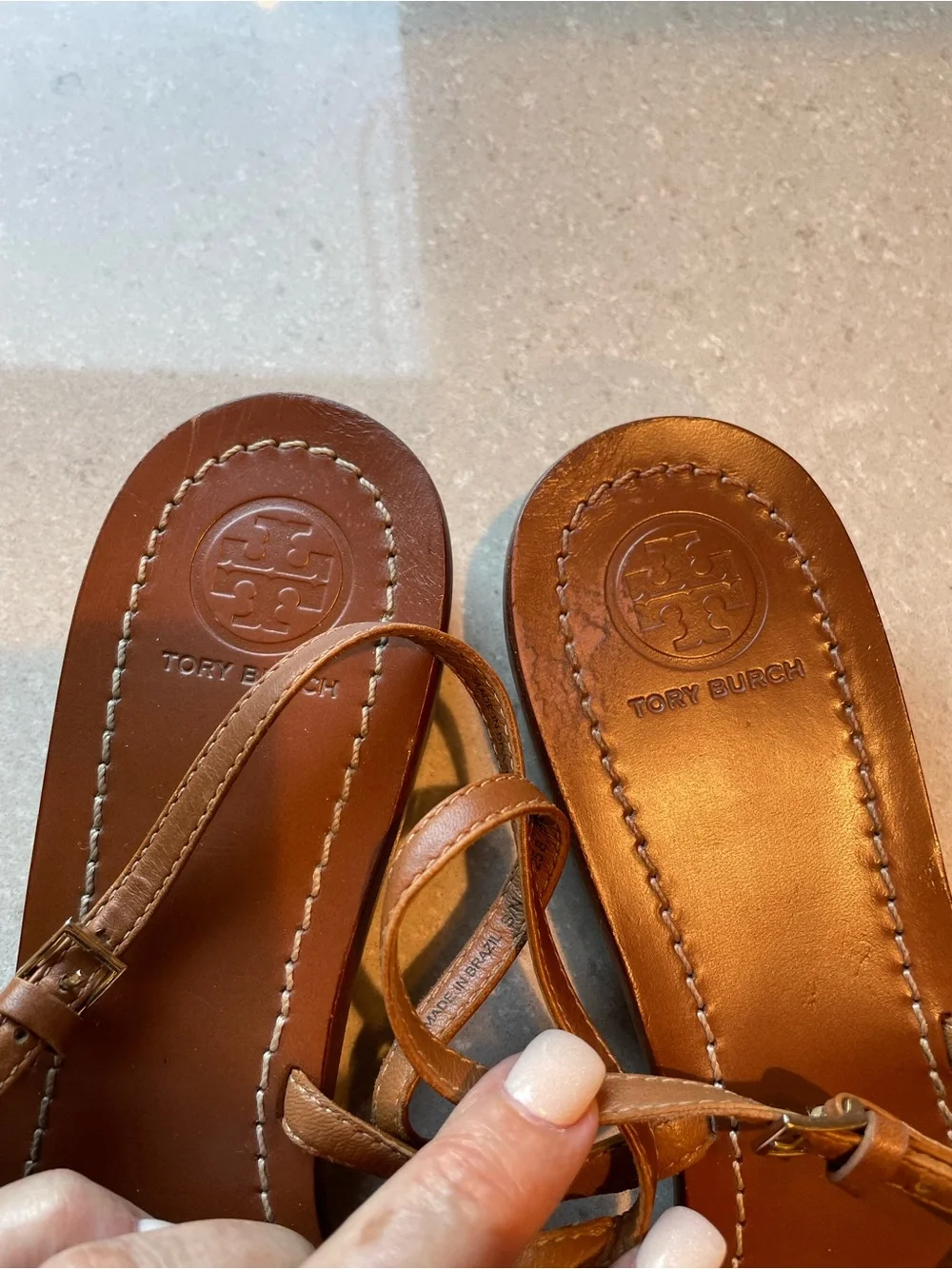 Tory Burch Gemini Link T-Strap Sandals | Cognac Brown